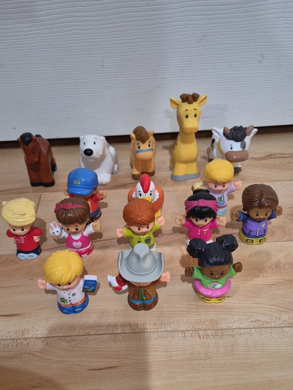 16 Fisher-Price Little People Animals and People